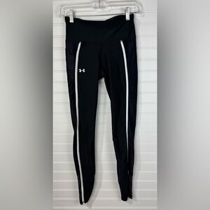Under Armour women’s black & white Heat Gear compression leggings. Size M